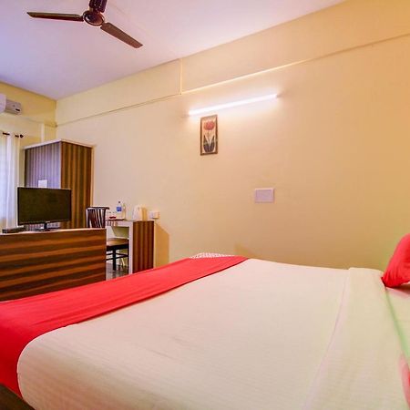 Capital O 17320 Vijaya Residency מניפלה מראה חיצוני תמונה